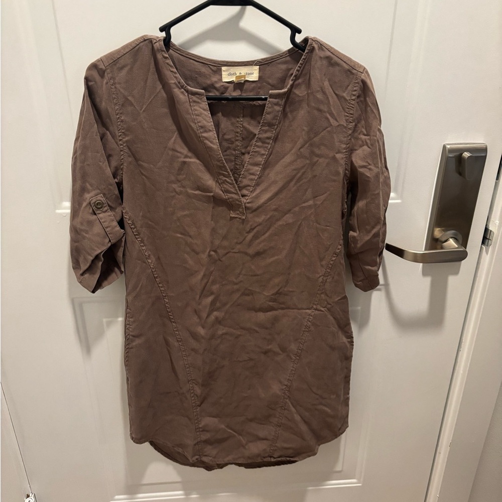 Cloth & Stone Chocolate V-Neck Top